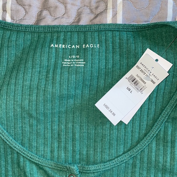 American Eagle Top - Picture 3 of 3